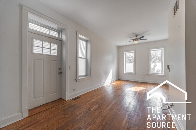 Building Photo - 1822 S Throop St