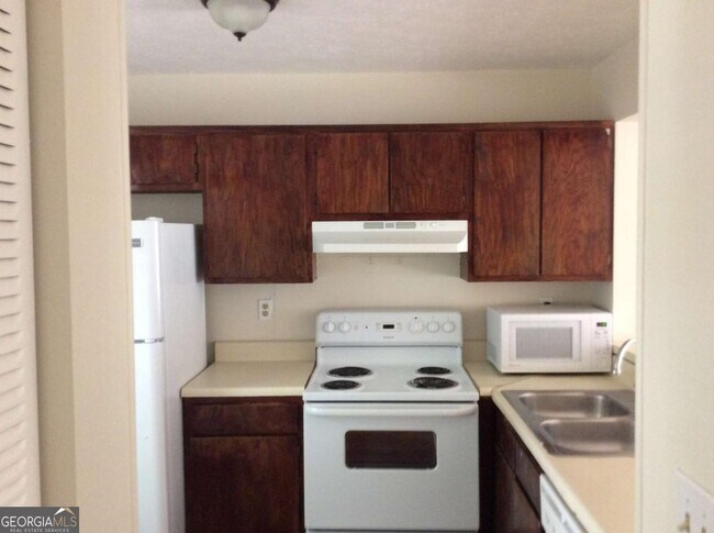 Foto del edificio - 200 Sheraton Ct