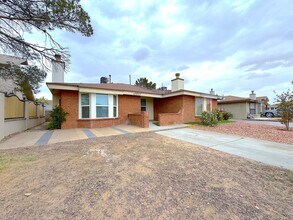 Building Photo - 5937 Sinclair St