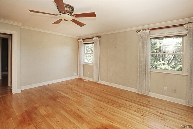 Foto del edificio - 2890 W Lake Rd