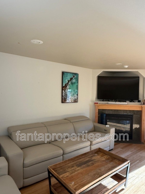 Foto del edificio - 320 Zillah Pl SE