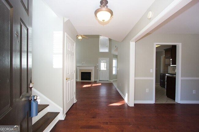 Foto del edificio - 585 Chapel Walk Ln SE