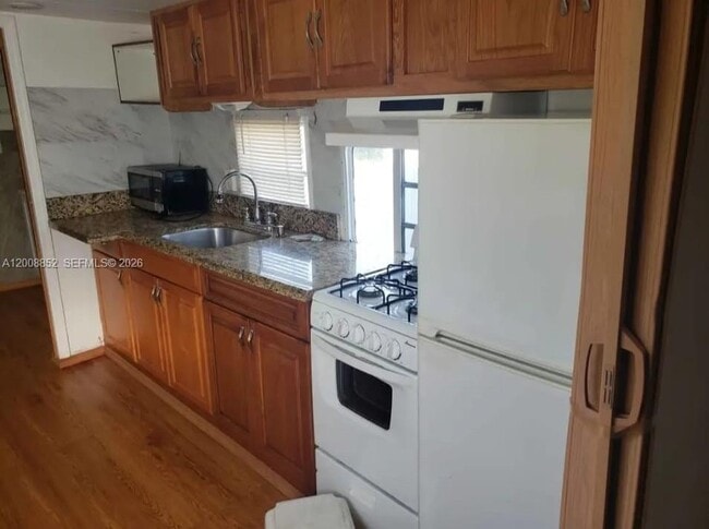 Foto del edificio - 1085 NW 185th Ter