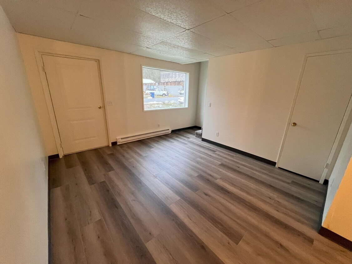 Foto principal - 409 N 1st St