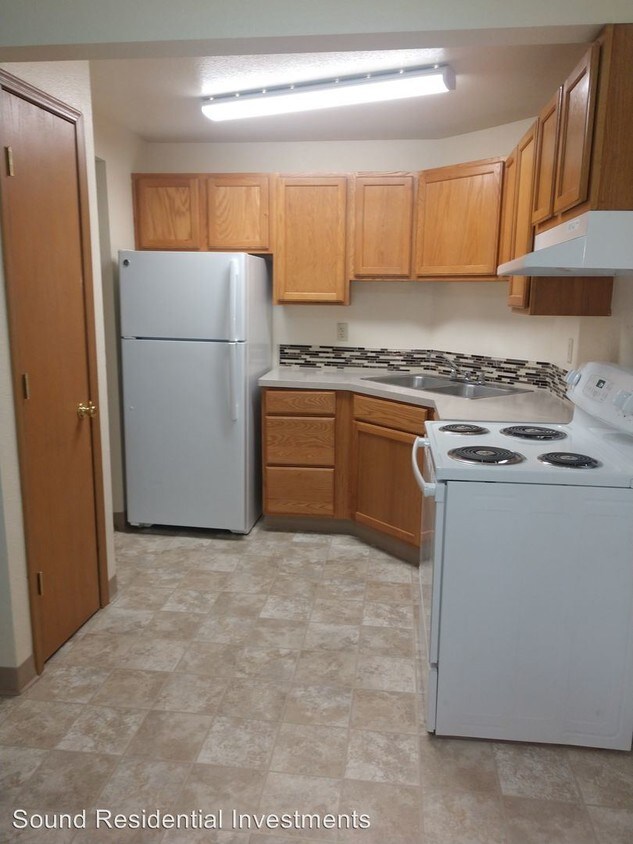 Foto principal - 10211 47th Ave SW