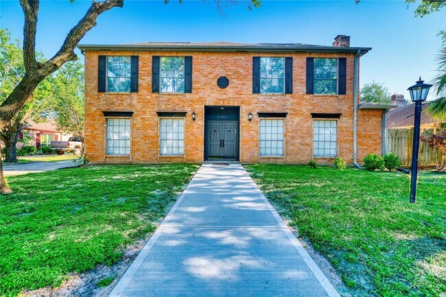 Building Photo - 8006 Albin Ln