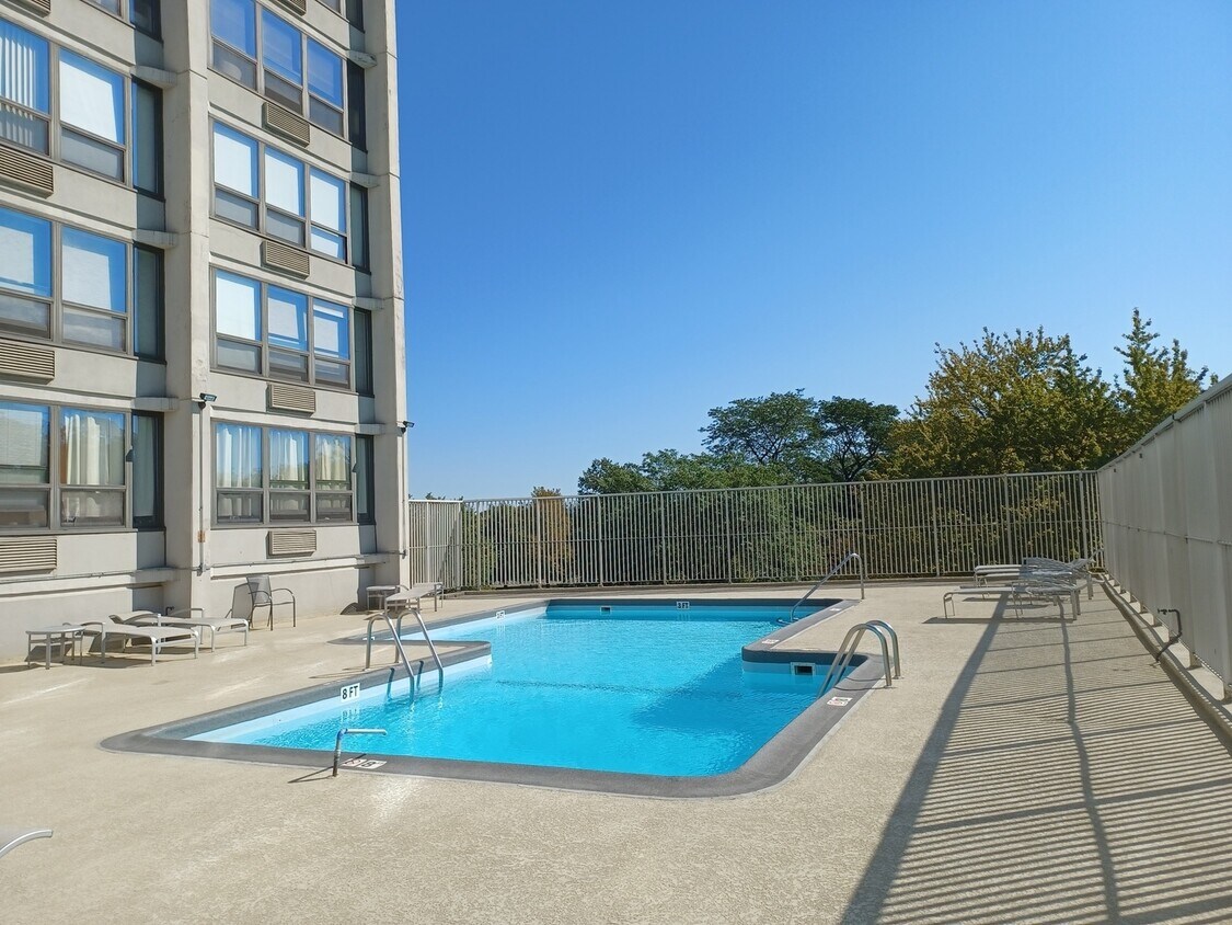 Building Photo - 5100 N Marine Dr