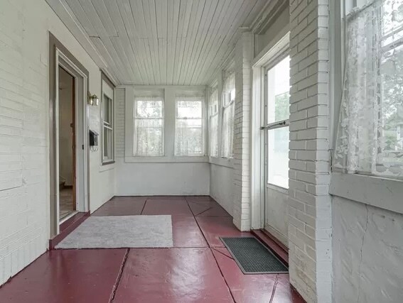 Building Photo - 401 Cedar Ave