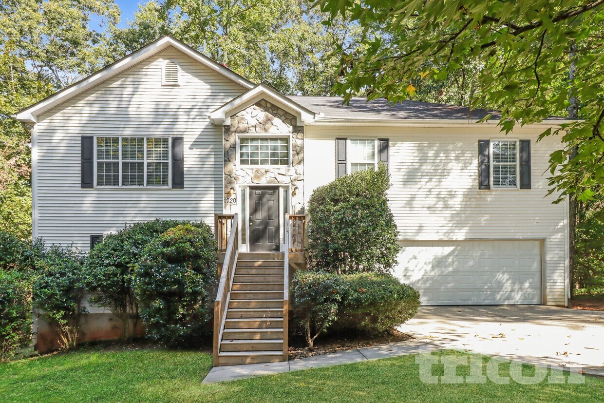 Foto principal - 1720 Ben King Rd