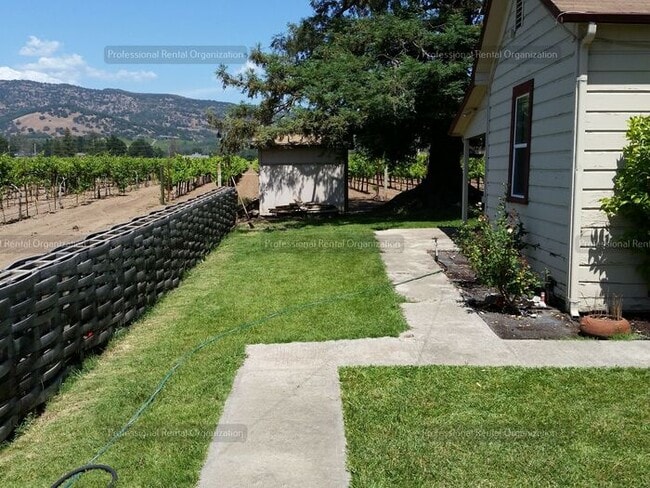 Foto del edificio - Coming Soon: Cozy Studio Cottage in Vineyard Setting