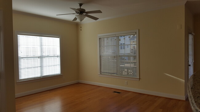Building Photo - 265 Holly Place Ct