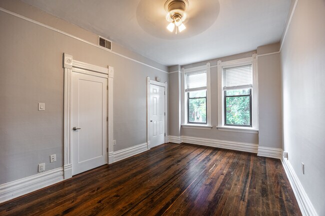 Foto del edificio - 2031 W Moffat St