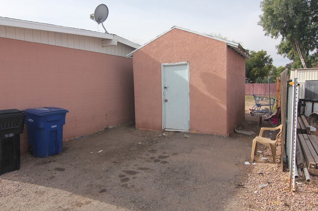 storage shed could be laundry or additional income - 296 E Morelos St