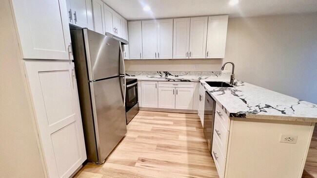 Foto del edificio - Move-In Ready Serra Mesa 3BR/2BA Condo, Newly Remodeled with Offstreet Parking