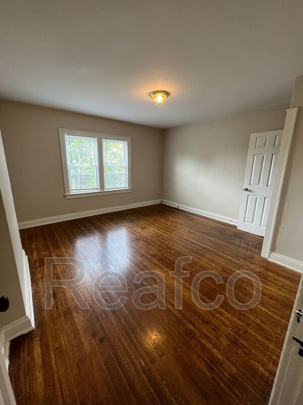 Foto del edificio - 2374 Linden Ave