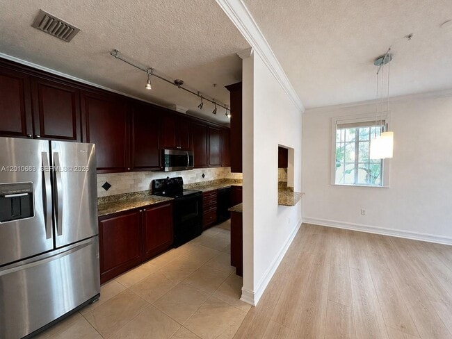 Building Photo - 115 Mendoza Ave