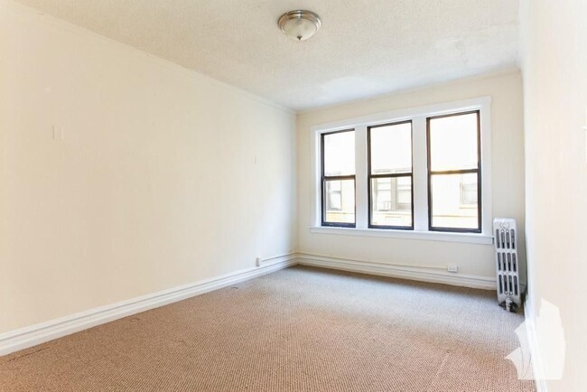 Building Photo - 1530 N Kedzie Ave