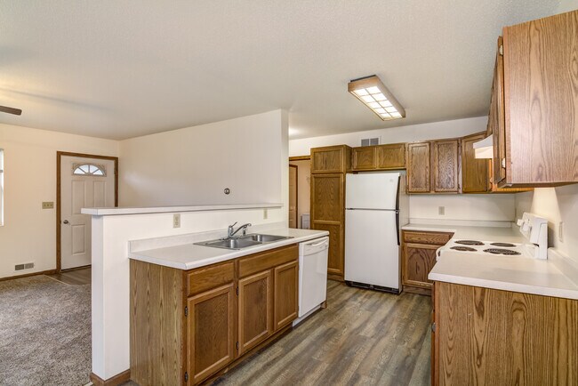 Building Photo - 2103 Mittelstadt Ln