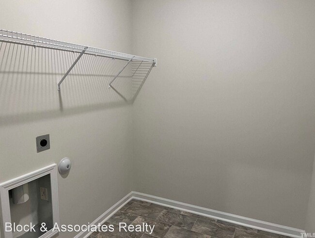 Building Photo - 4 br, 3 bath House - 262 Streamliner Boule...