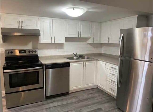 Building Photo - 282 E 33rd St