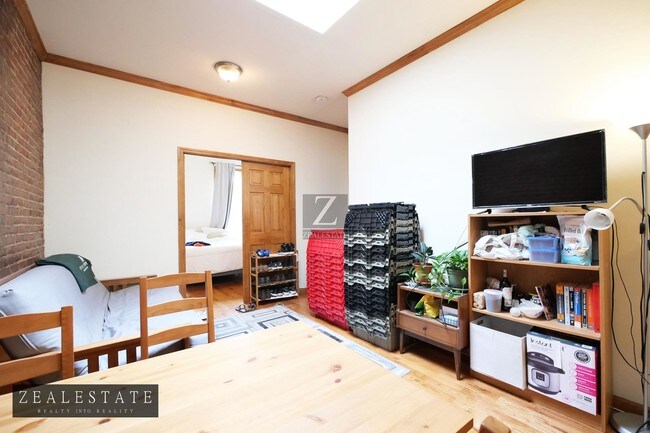 Foto del edificio - 242 5th Avenue