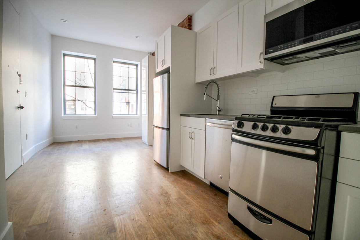 Primary Photo - 1510 Dekalb Ave