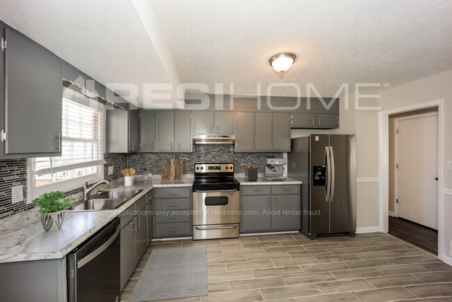 Foto del edificio - 440 Johnson Rd