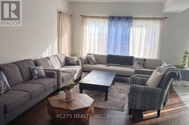 Photo du bâtiment - 2949 Biddulph Street