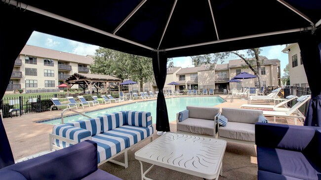 Poolside cabana - Forest Place