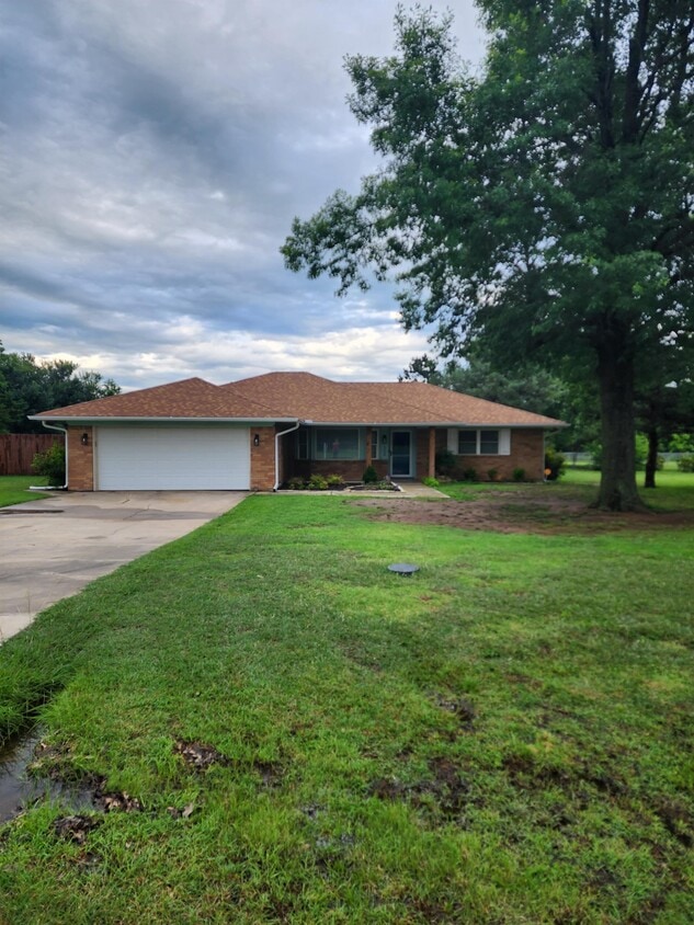 304 Mt Sheridan Dr, Lawton, OK 73507 House Rental in Lawton, OK