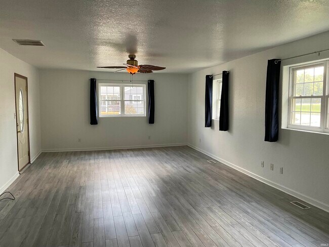 Foto del edificio - 107 N Rufus St