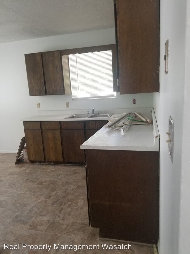 Foto del edificio - 446 Penney Ave S