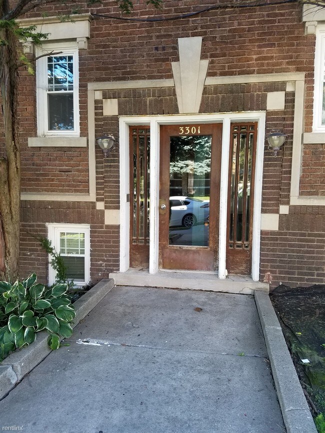 Building Photo - 3301 Dewey Ave