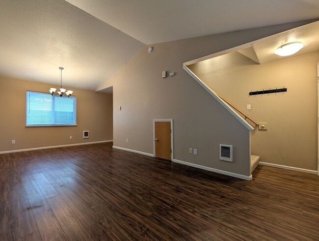Foto del edificio - Nice 2bed/1.5 bath townhome- Great Springf...