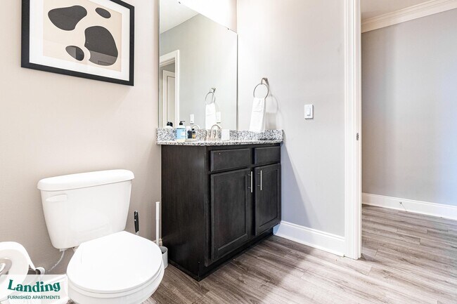 Foto del edificio - 305 Laredo Dr