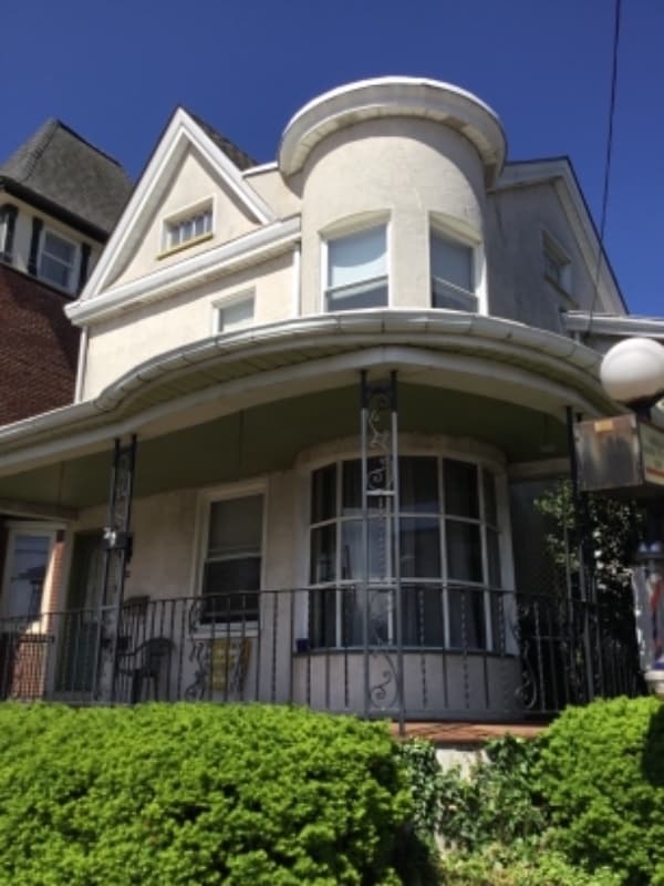 Primary Photo - 32 Green St