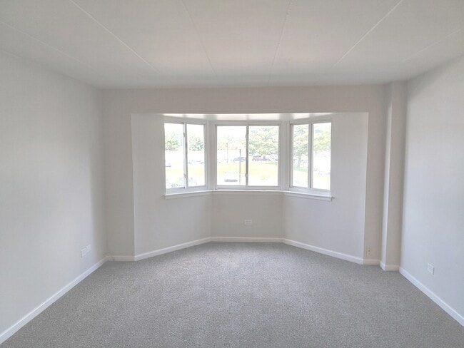 Building Photo - 300 S Roselle Rd