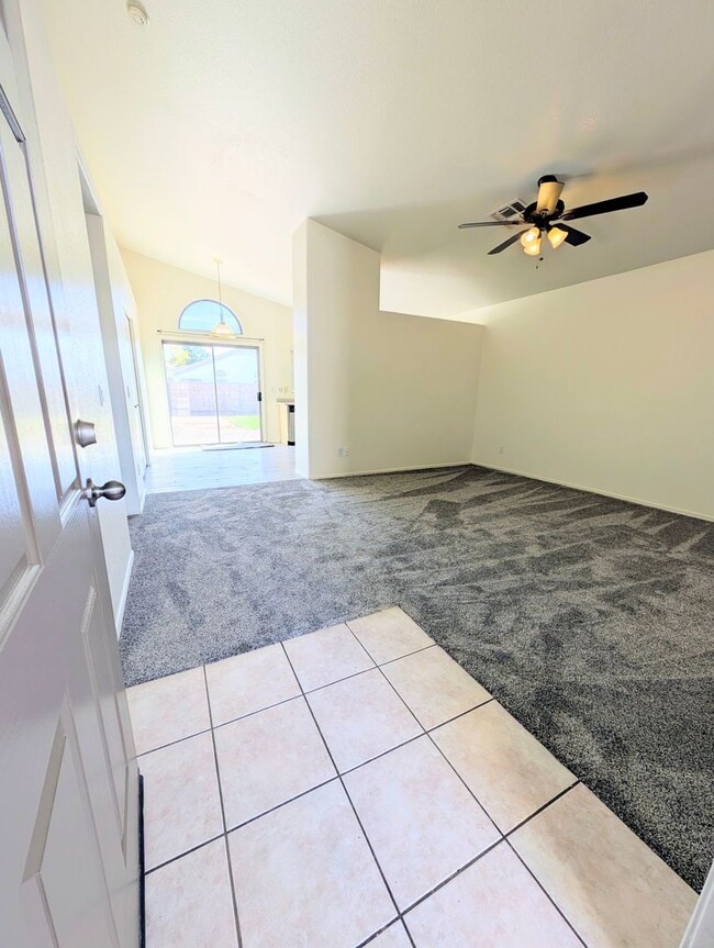 Foto del edificio - AVAILABLE NOW IN GREAT GILBERT LOCATION - NEELY RANCH!!!