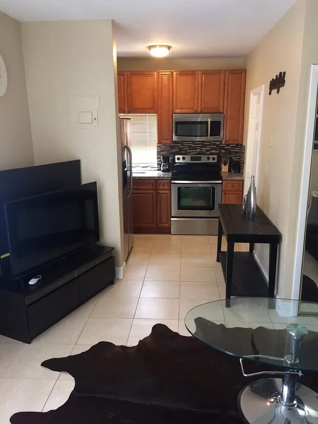 Building Photo - 726 Columbus Pkwy