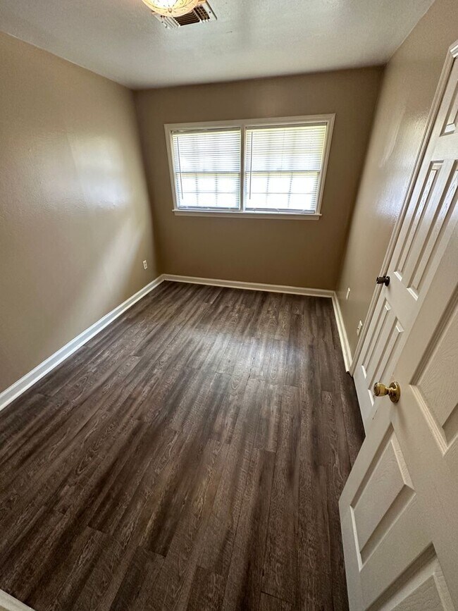 Foto del edificio - 3/1 move in ready! First Month's Rent FREE!