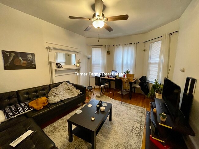 Building Photo - 530 Cambridge St