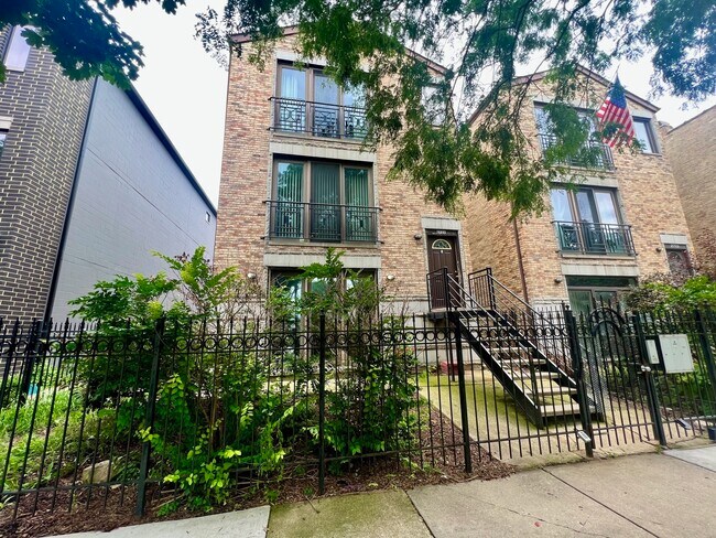 Building Photo - 2711 W Washington Blvd