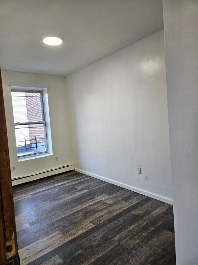 Building Photo - 997 Belmont Ave