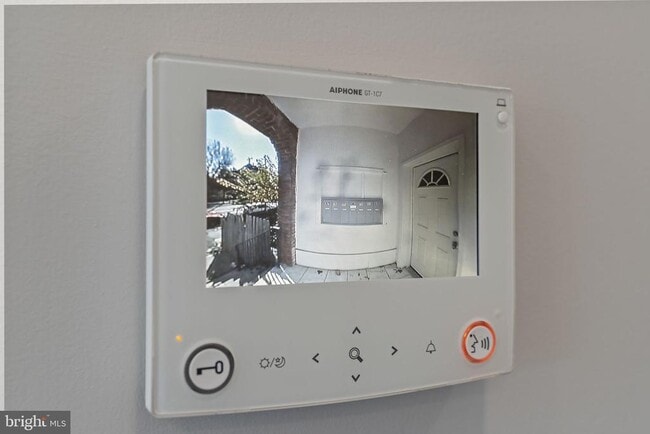 Foto del edificio - 5237 Chester Ave