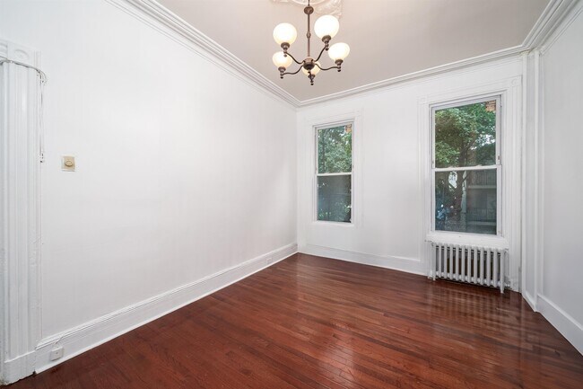 Building Photo - 203 Bowers St