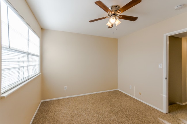 Building Photo - 47 Fordyce Manor