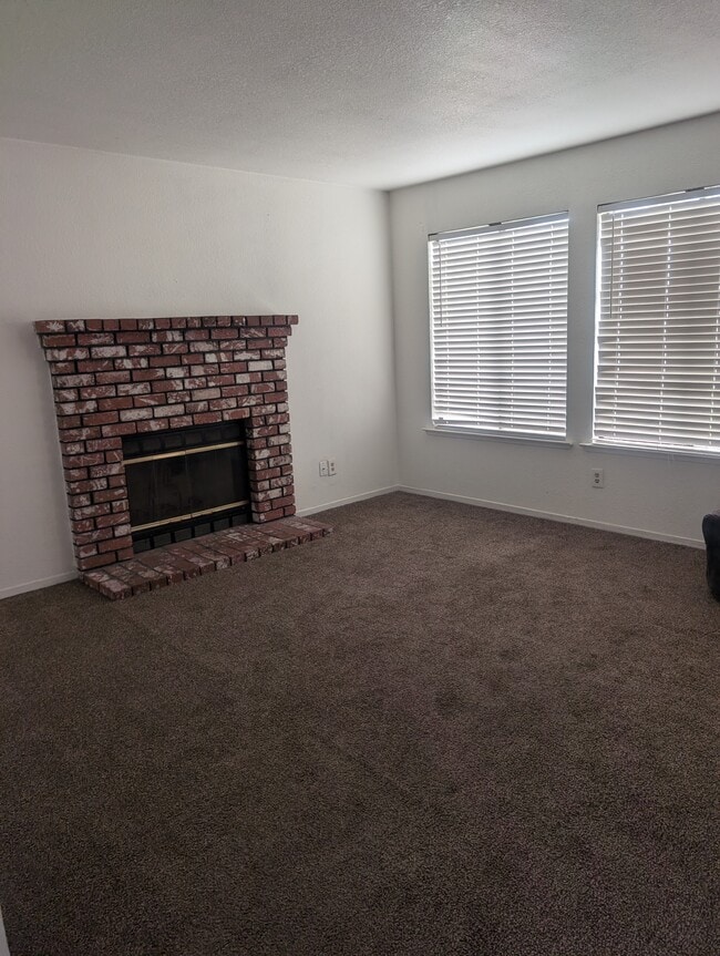 Foto del edificio - 955 E Amber Ave