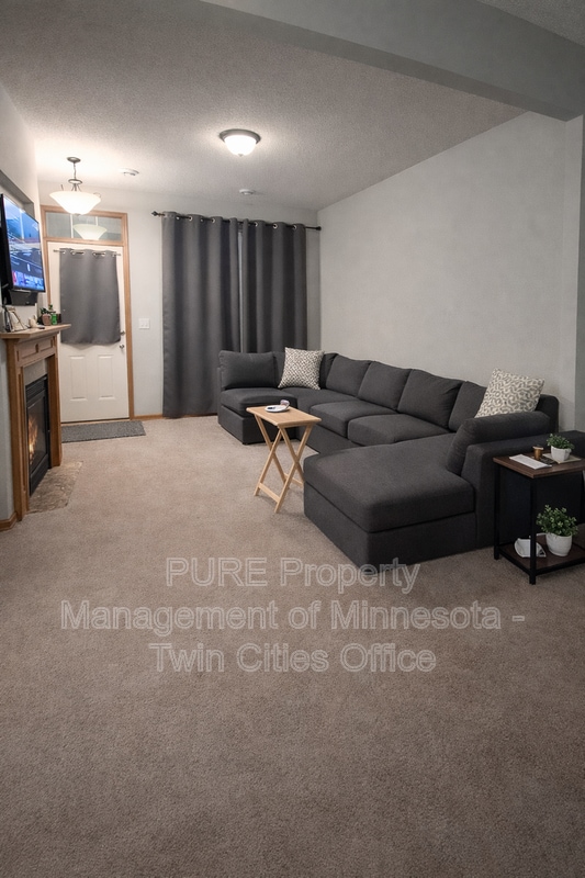 Building Photo - 15584 Empress Ave N