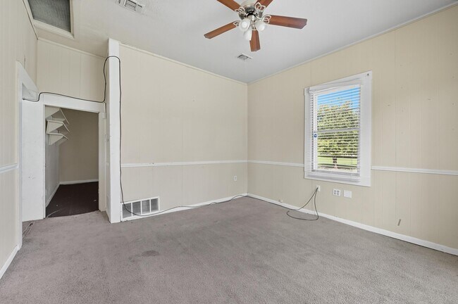 Foto del edificio - 1025 Chaffin St