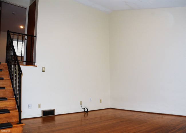 Foto del edificio - 77 W Northwood Ave